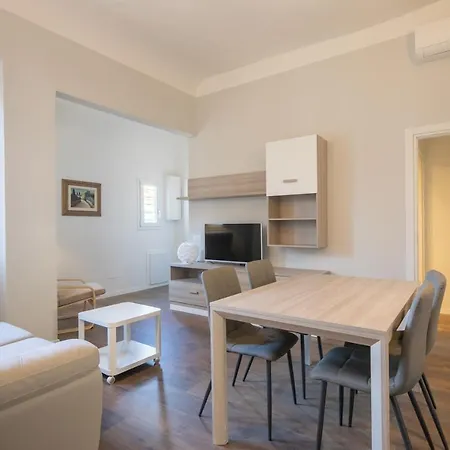 Indipendenza House By Mmega *